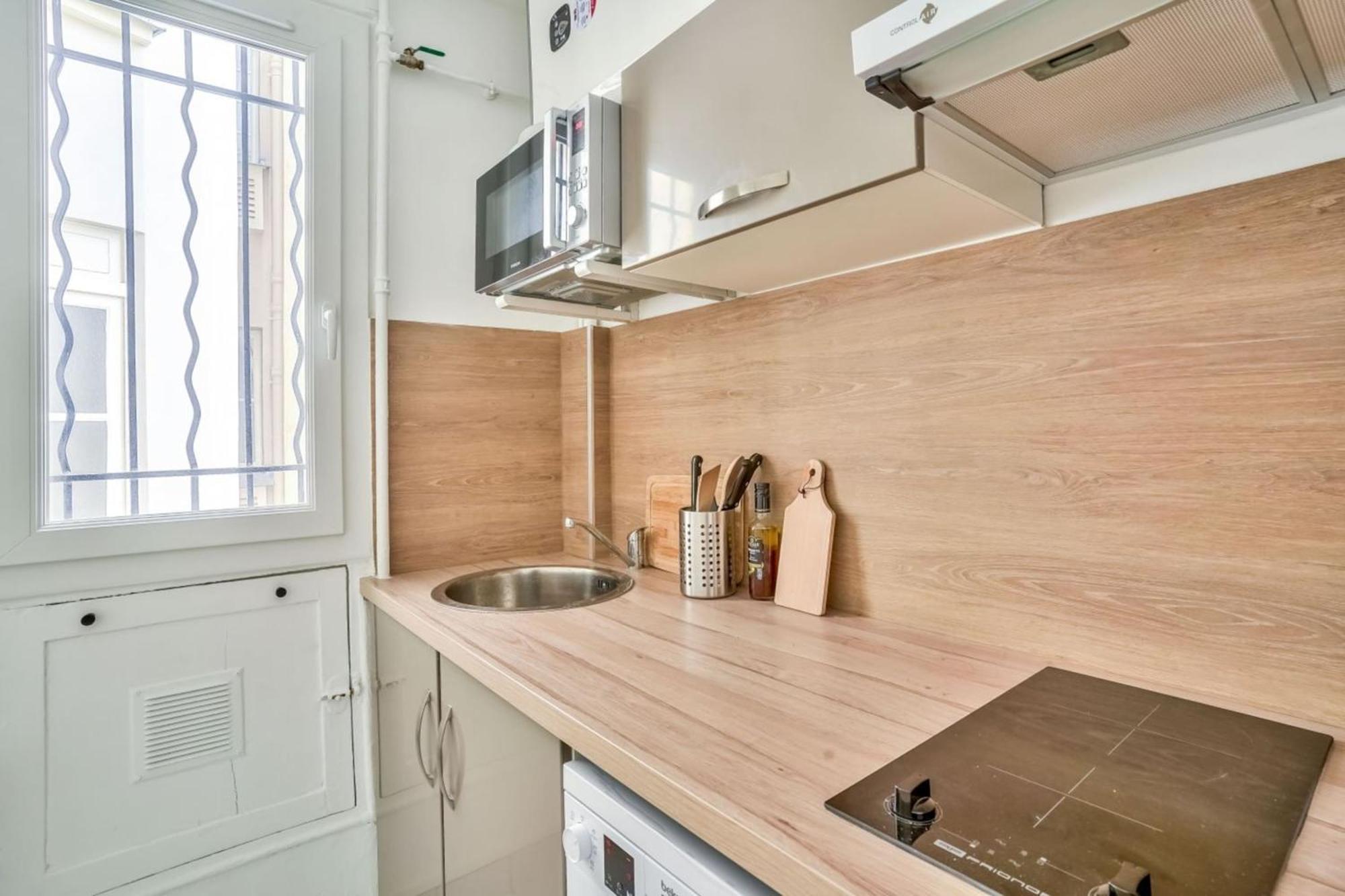 Cosy And Bright Apartment Located In Paris 18 ภายนอก รูปภาพ